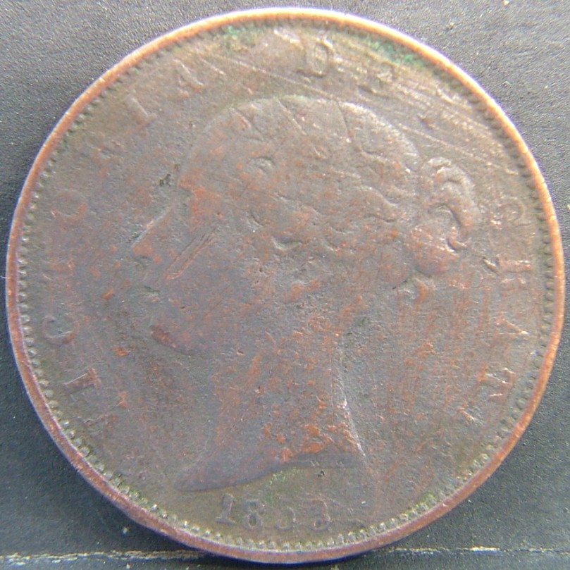 Back side of 🇬🇧 United Kingdom – Monarchs and Milestones Half Penny  1853 object
