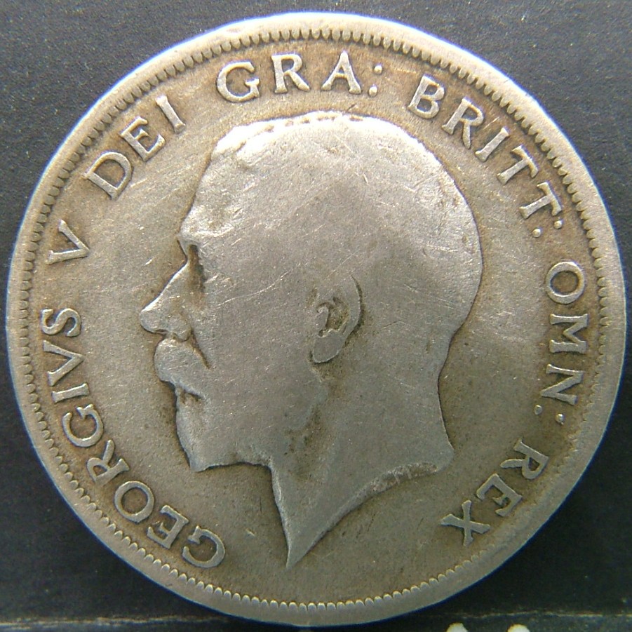Back side of 🇬🇧 United Kingdom – Monarchs and Milestones Half Crown  1920 object