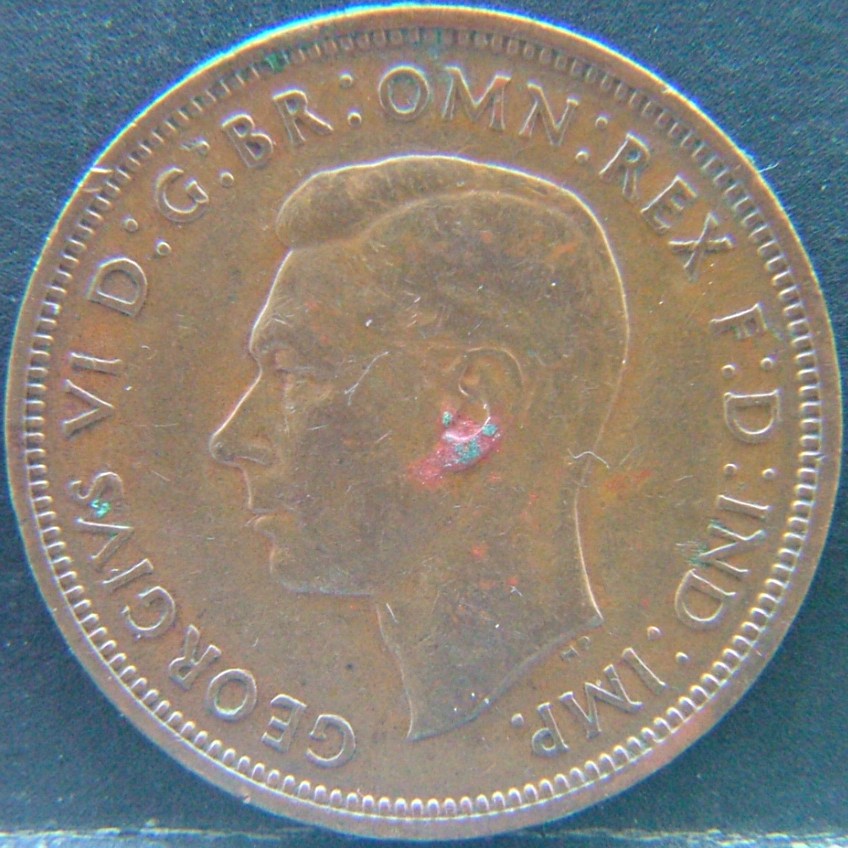 Front side of 🇬🇧 United Kingdom – Monarchs and Milestones Half Penny 1942 coin