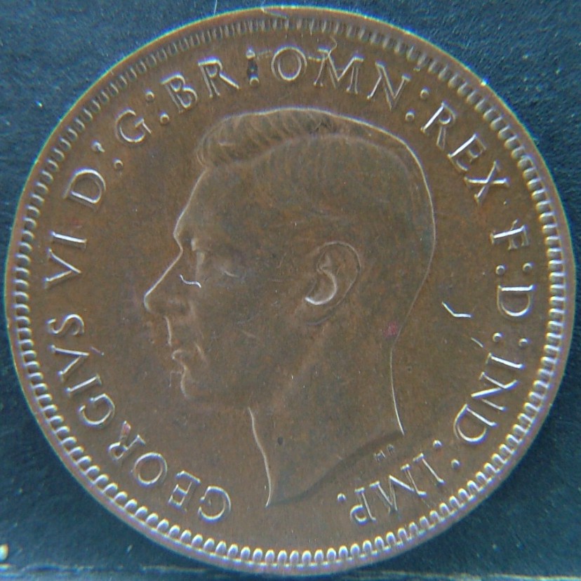 Front side of 🇬🇧 United Kingdom – Monarchs and Milestones Farthing 1942 coin