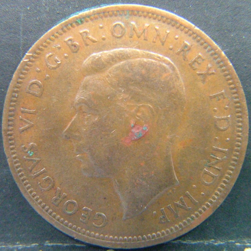Back side of 🇬🇧 United Kingdom – Monarchs and Milestones Half Penny  1942 object