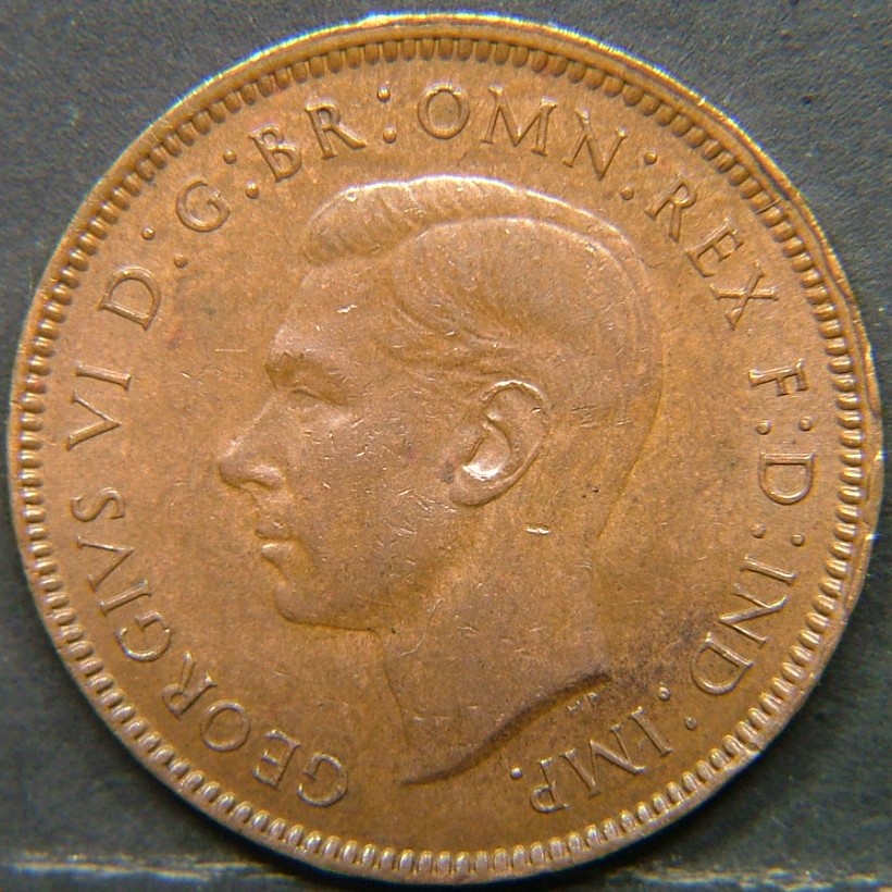 Back side of 🇬🇧 United Kingdom – Monarchs and Milestones Farthing  1943 object