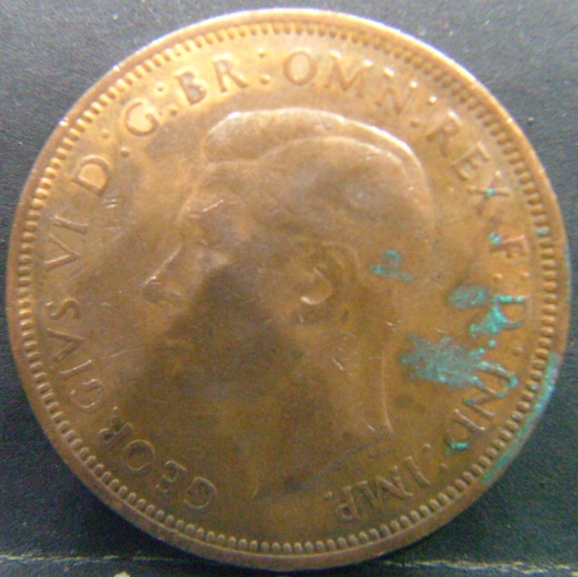 Back side of 🇬🇧 United Kingdom – Monarchs and Milestones Half Penny  1943 object