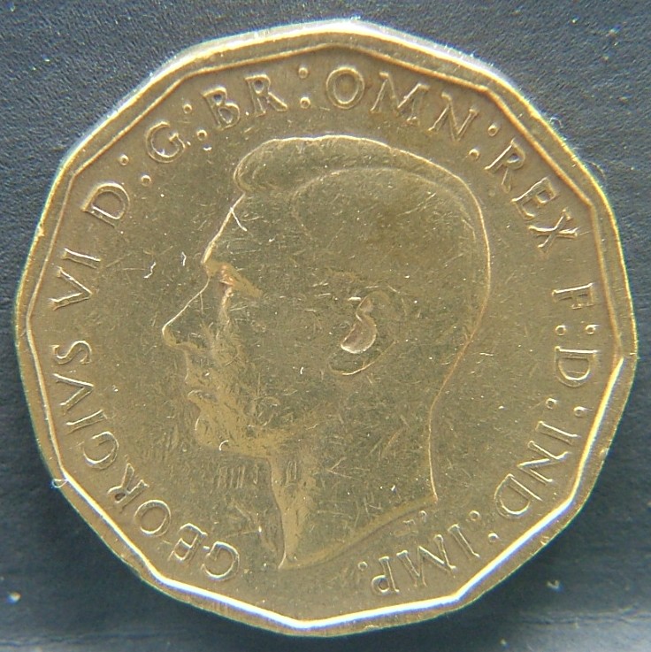 Front side of Great Britain 3 Pence 1942 coin