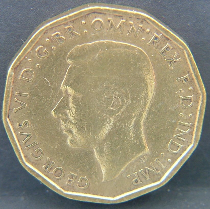 Back side of 🇬🇧 United Kingdom – Monarchs and Milestones 3 Pence 1944 coin