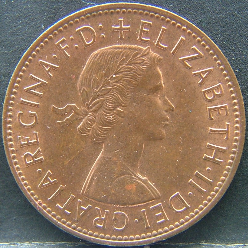 Front side of 🇬🇧 United Kingdom – Monarchs and Milestones 1 Penny 1962 coin
