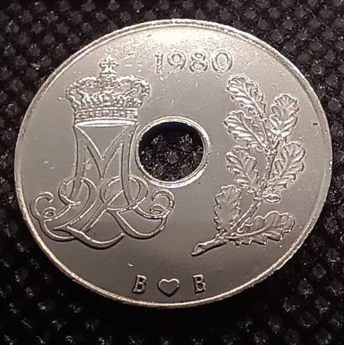 Front side of Denmark 25 Ore 1980 coin