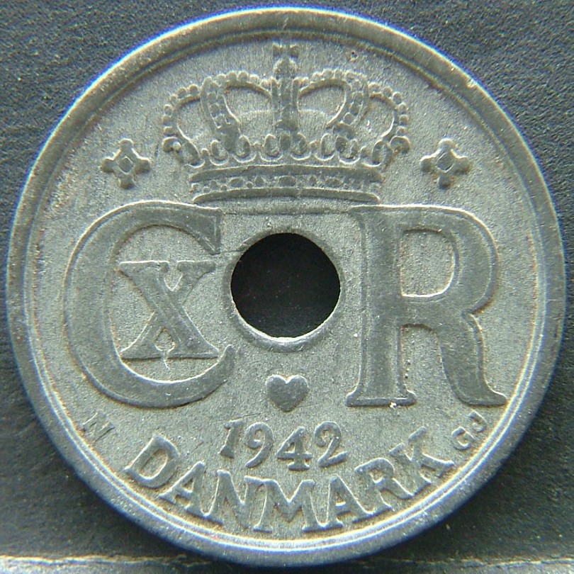 Front side of 🇩🇰 DENMARK – Viking Roots in Coinage 25 Ore 1942 coin
