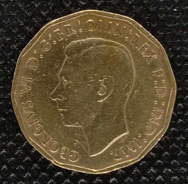 Back side of Great Britain 3 Pence 1942 coin
