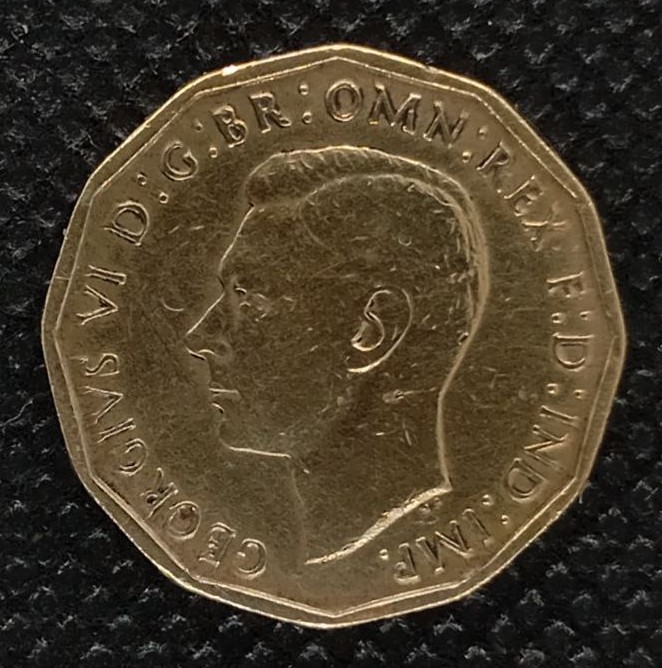 Back side of Great Britain 3 Pence 1943 coin