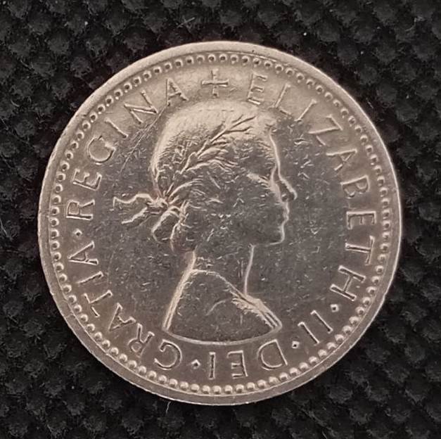 Front side of Great Britain 6 Pence 1957 coin