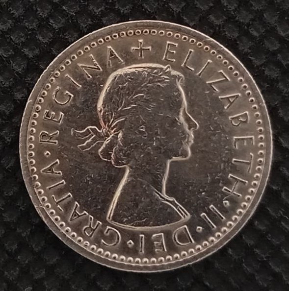 Front side of Great Britain 6 Pence 1962 coin