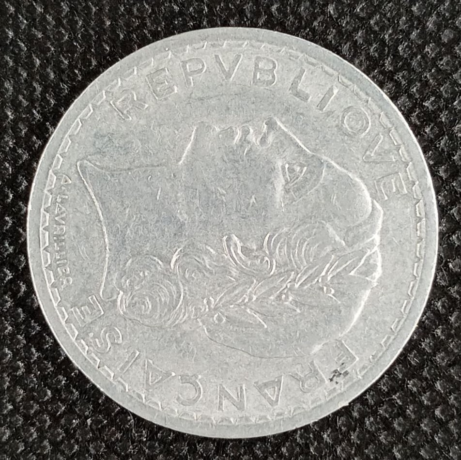 Back side of France 5 Franks 1945 coin