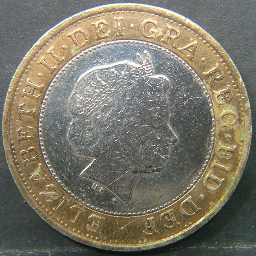 Back side of 🇬🇧 United Kingdom – Monarchs and Milestones 2 Pounds  2004 object