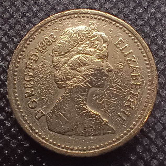 Front side of Great Britain 1 Pound 1983 coin