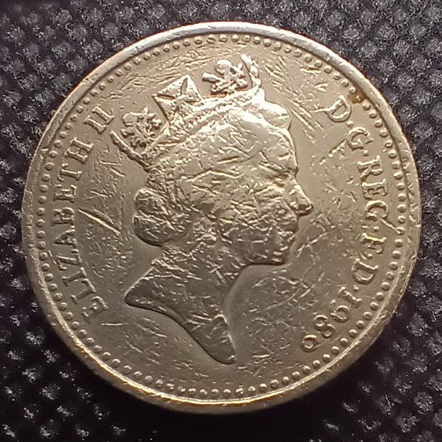 Front side of Great Britain 1 Pound 1989 coin