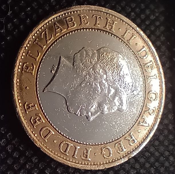 Front side of Great Britain 2 Pounds 2004 coin