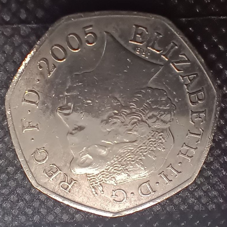Front side of Great Britain 50 Pence 2005 coin