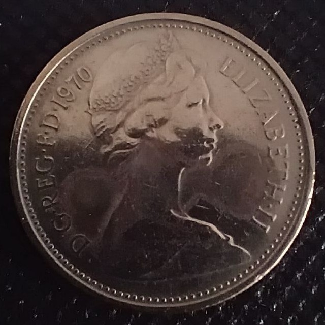 Back side of Great Britain 5 Pence 1970 coin