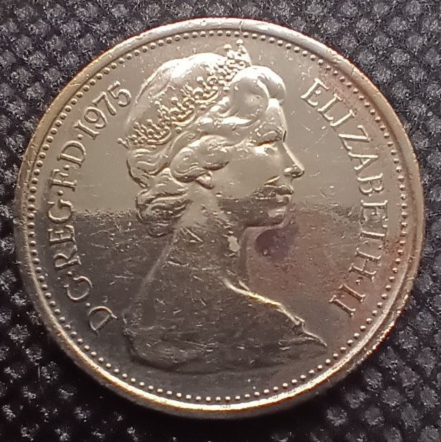 Front side of Great Britain 25 Pence 1975 coin