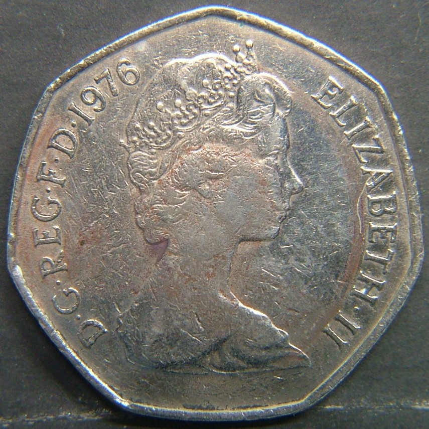 Back side of 🇬🇧 United Kingdom – Monarchs and Milestones 50 Pence  1976 object