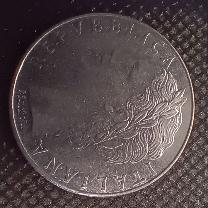 Front side of Italy 100 Lire 1976 coin