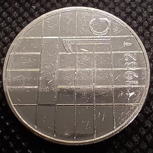 Additional view 1 of Netherlands 1 Gulden 1982 coin