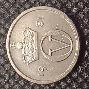 Front side of Norway 10 Ore 1981 coin