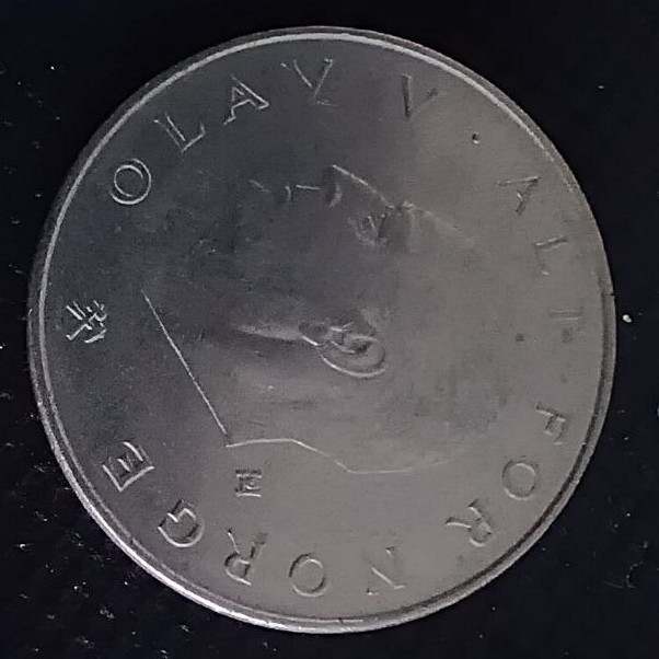 Back side of Norway 1 Krone 1982 coin