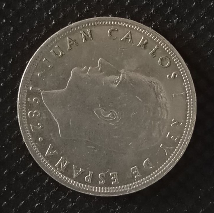Front side of Spain 5 Pesetas 1982 coin