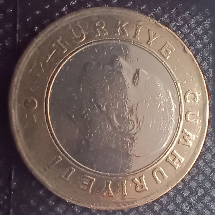 Front side of Turkey 1 Lire 2009 coin