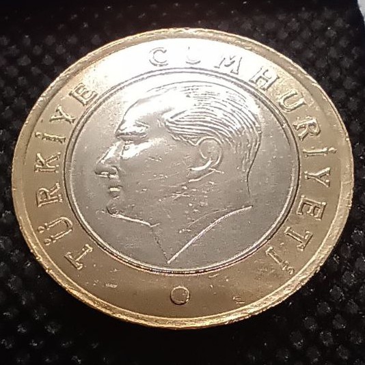 Front side of Turkey 1 Lire 2014 coin