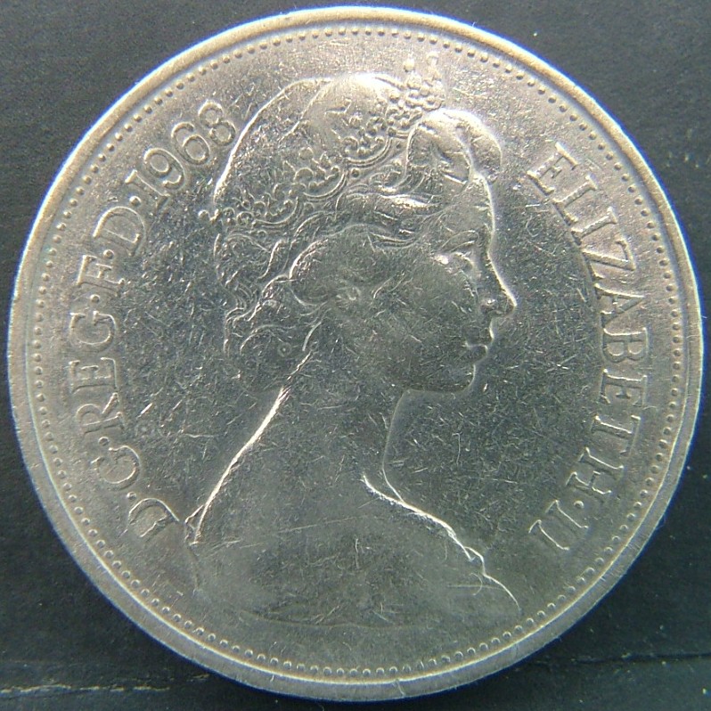 Back side of 🇬🇧 United Kingdom – Monarchs and Milestones 10 Pence 1968 coin