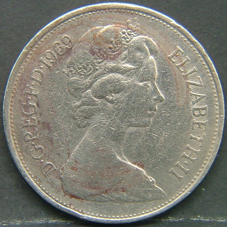 Back side of 🇬🇧 United Kingdom – Monarchs and Milestones 10 Pence 1969 coin
