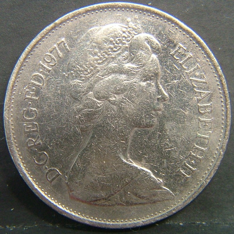 Back side of 🇬🇧 United Kingdom – Monarchs and Milestones 10 Pence 1977 coin