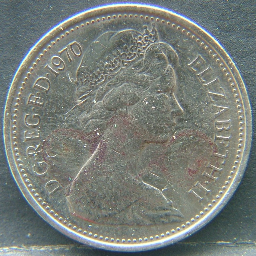 Front side of 🇬🇧 United Kingdom – Monarchs and Milestones 5 Pence 1970 coin