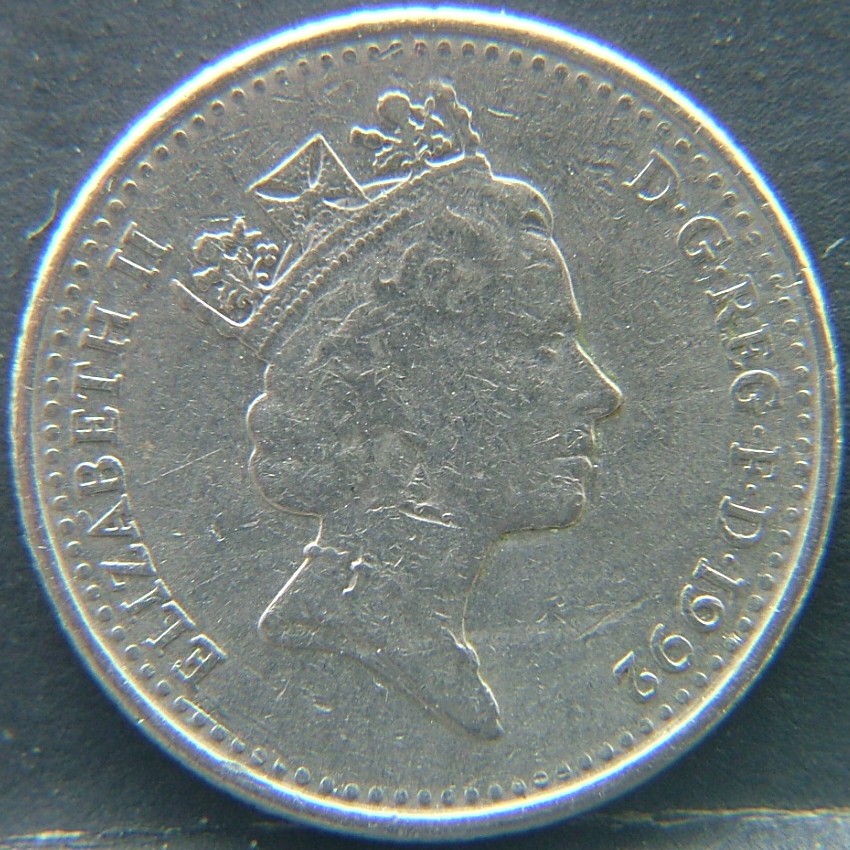 Front side of 🇬🇧 United Kingdom – Monarchs and Milestones 10 Pence 1992 coin